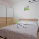Alternus-apartman Dora Apartament