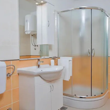 Alternus-apartman Dora Apartament *