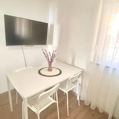Alternus-apartman Dora Apartament