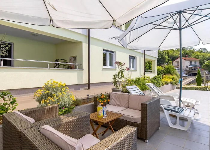 Appartement Alternus-apartman Dora *